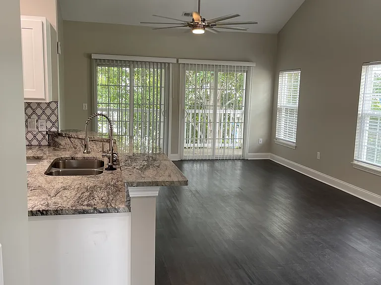 5026 Belleglen Ct #202 — Photo 8