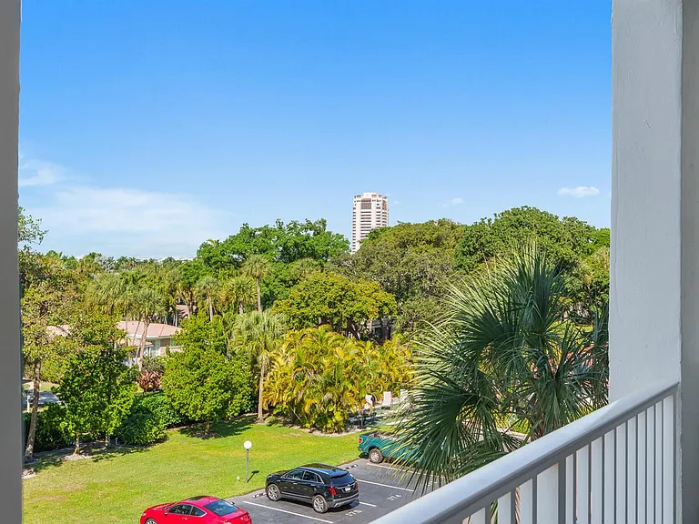 1111 S Ocean Blvd #417 — Photo 43