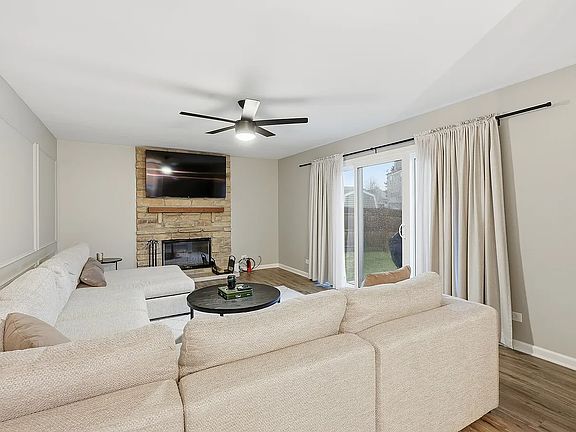 4th image of 1880 Gleneagle Cir #1880