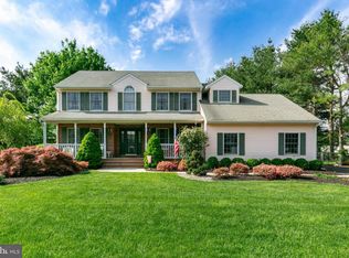 4 N Hockey Dr, Columbus, NJ 08022