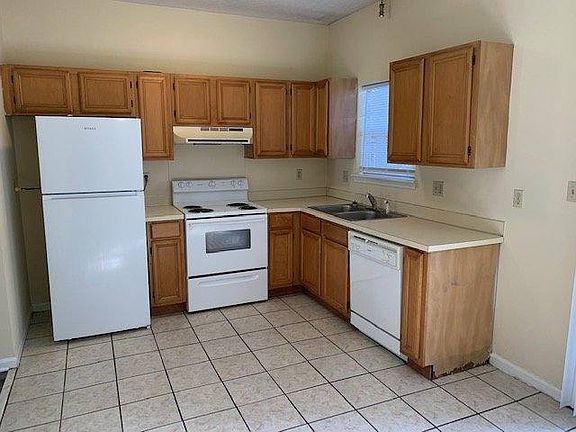 5th image of 218 Cape Point Ln #B