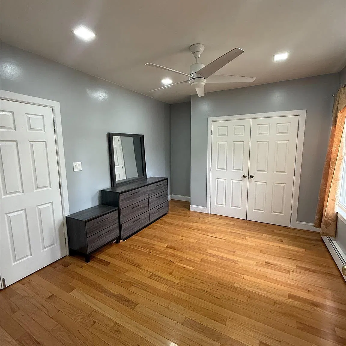 2 bed, 1.0 bath, 1000 sqft, $2,800 — Photo 2