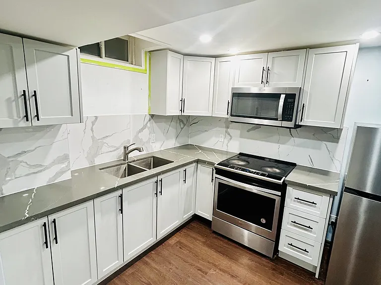 1123 Woodward Ave — Photo 4