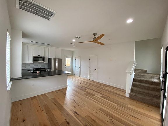 4th image of 7617 Carver Ave Unit B