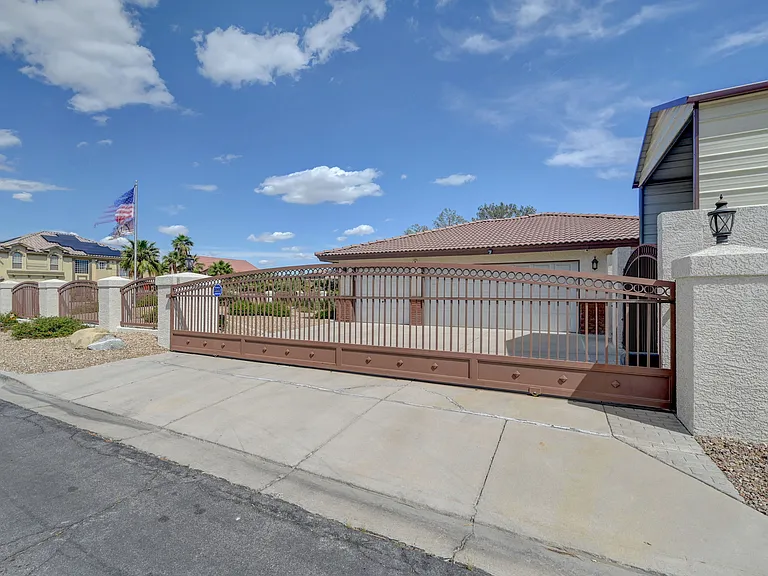 7085 Palmyra Ave — Photo 31