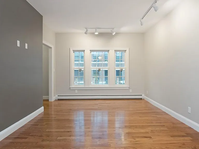 101 Lanark Rd #101 — Photo 3