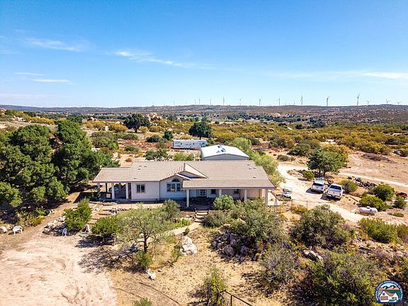 2nd image of 39506 Clements St