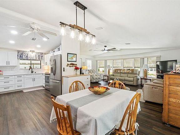 4th image of 301 LAKEVIEW DRIVE