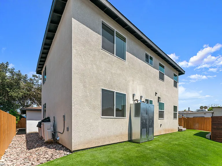 3288 Logan Ave #1 — Photo 21