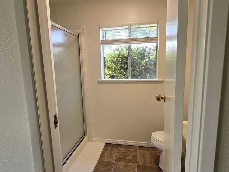1662 S Juniper St S #C — Photo 16