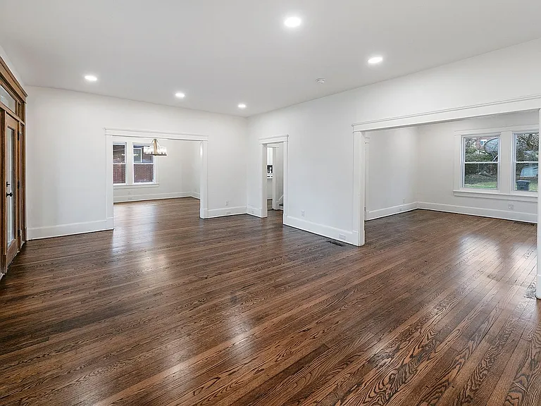 104 E Glenwood Ave — Photo 12