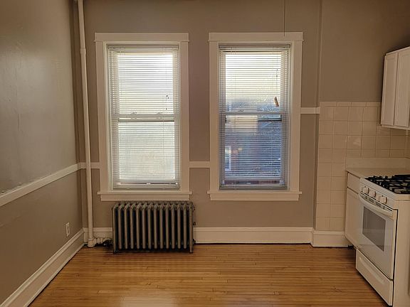 3rd image of 3648 N Hoyne Ave Floor 2