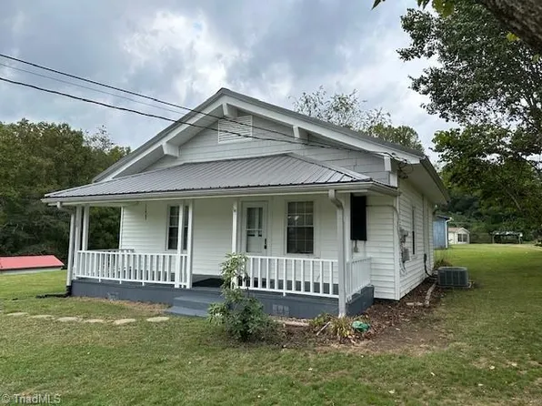 293 Pleasant Hill Dr, Elkin, NC 28621