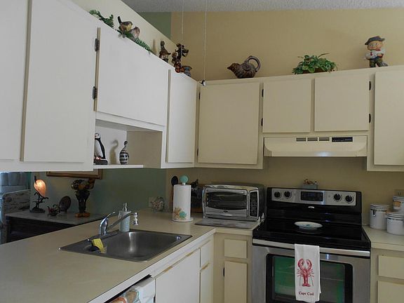 3rd image of 5480 Viburnum Cir