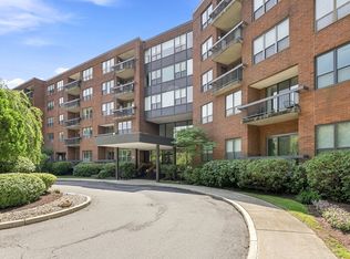 210 Nahanton St APT 116, Newton, MA 02459