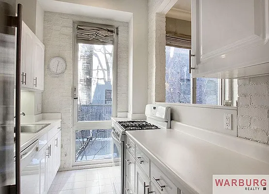 Rented by Warburg | media 23