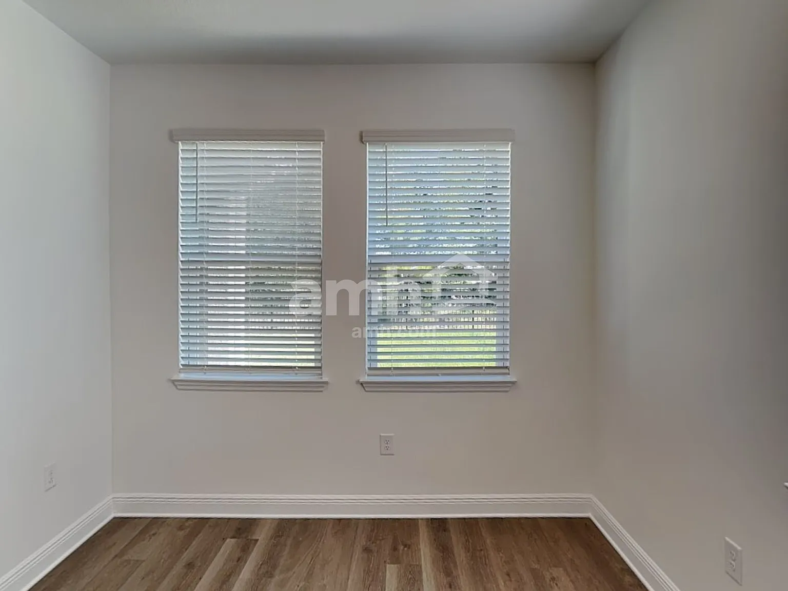 5 bed, 3.0 bath, 2525 sqft, $3,350 — Photo 4