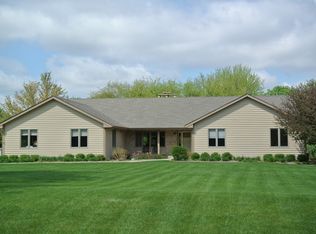 2313 Thoroughbred Trl, Woodstock, IL 60098