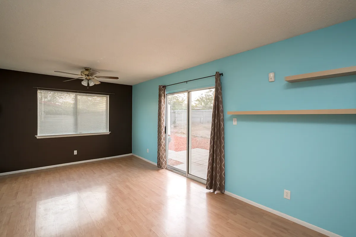 Ne Home 2 Bedroom 1 Bath — Photo 3