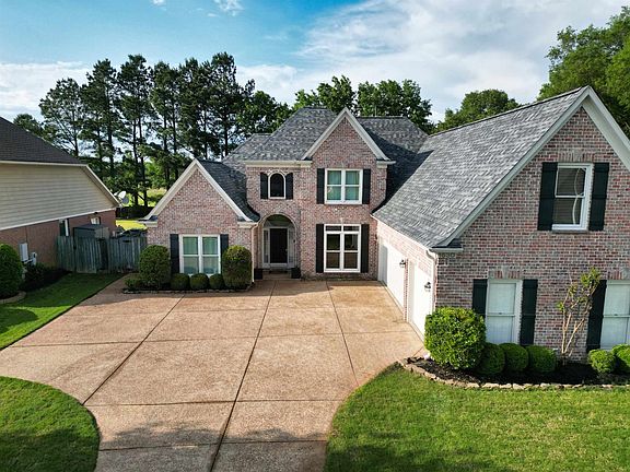 3rd image of 1630 Wolf Ridge Dr