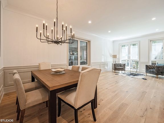 4th image of 716 W Aldine Ave #1