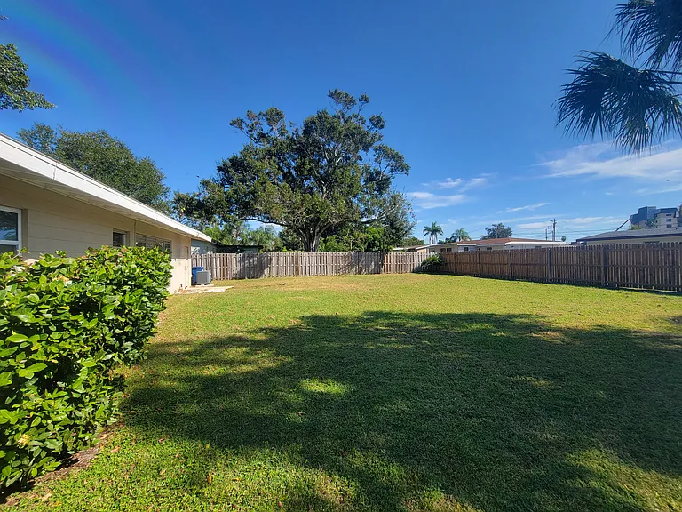 10970 Grove Ter — Photo 21