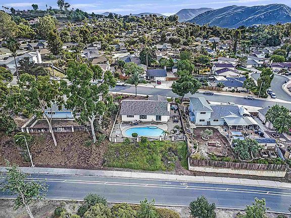 2nd image of 2026 Fantero Ave