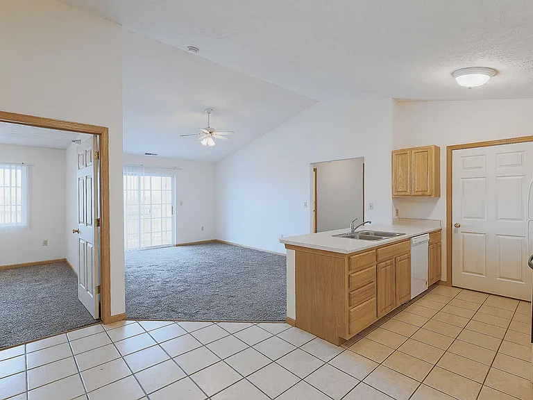 Park Ridge Apartments — Photo 65