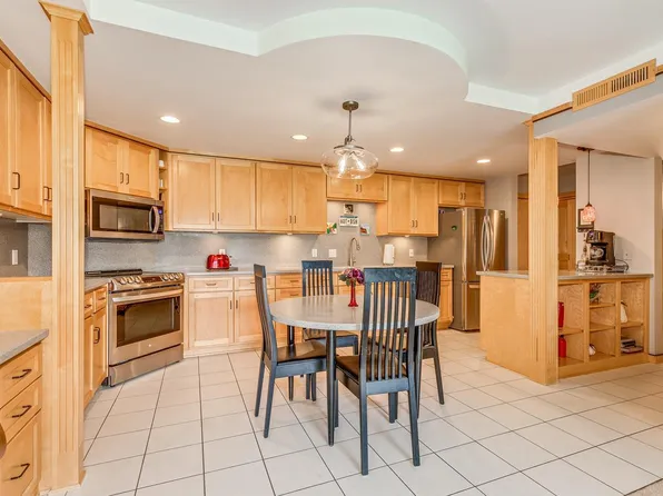 2230 Midland Grove Rd APT 104, Roseville, MN 55113
