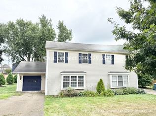 328 Belle Ave SW, Hartville, OH 44632