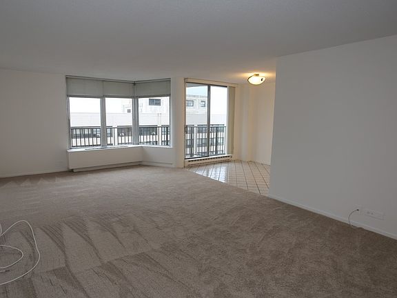 4th image of 4170 N Marine Dr APT 17H