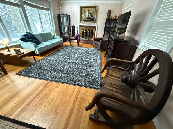 (undisclosed Address), Lyme, CT 06371