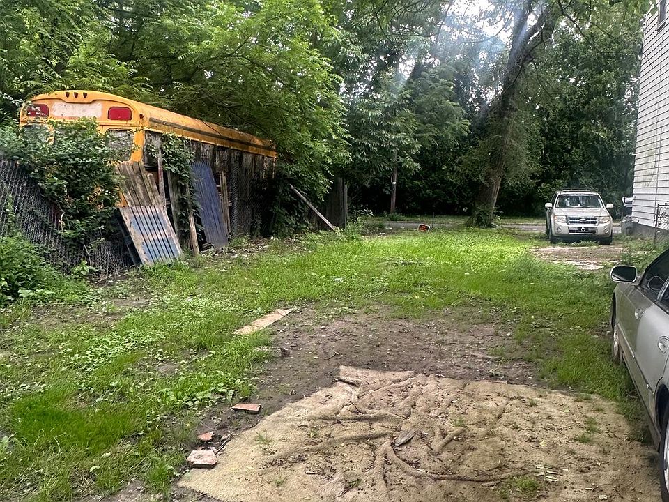 2nd image of 1317 Liberty St