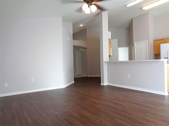 4th image of 3823 Lockridge Dr