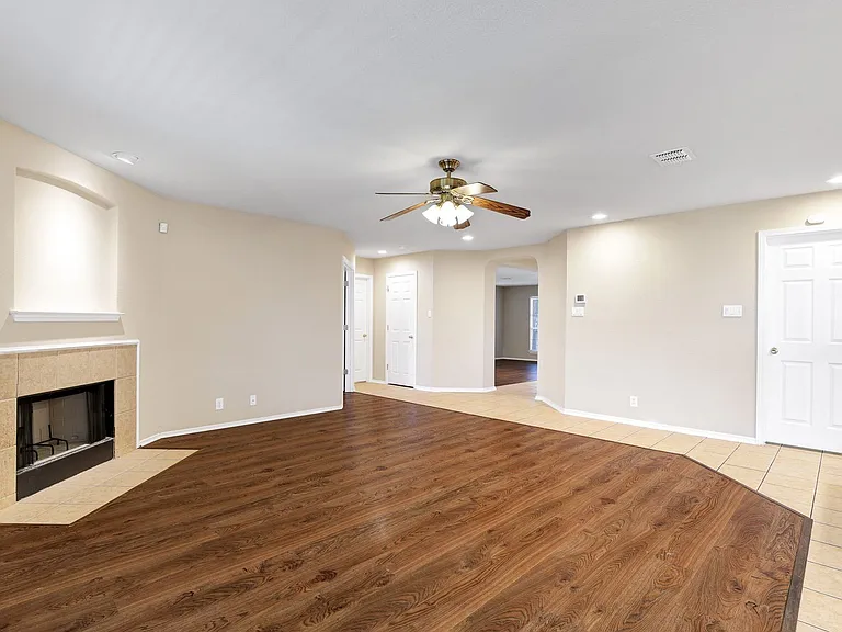 9610 Discovery Dr — Photo 7