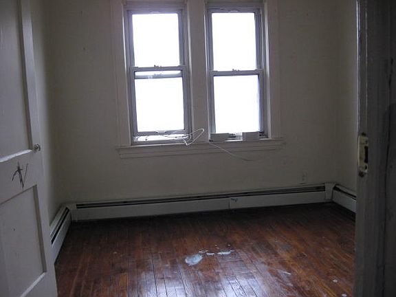 2 floor apartment has hardwood floors.