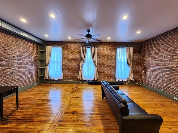 3rd image of 175 Front St #2