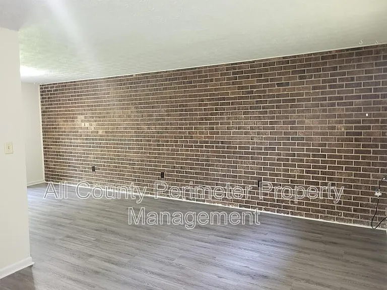 8686 N Anna Way — Photo 2