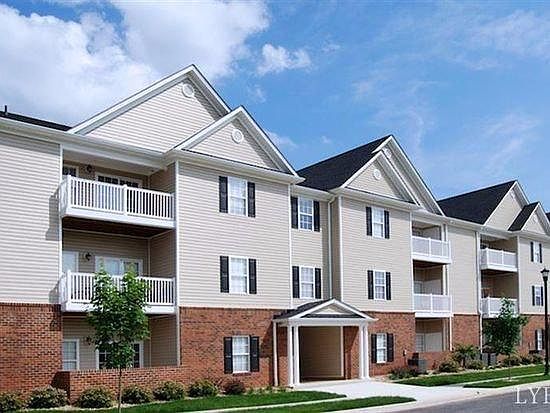 1st image of 102 Capstone Dr