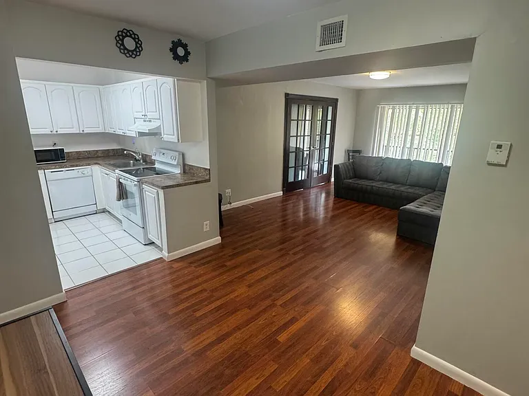 480 NW 20th St #3060 — Photo 1