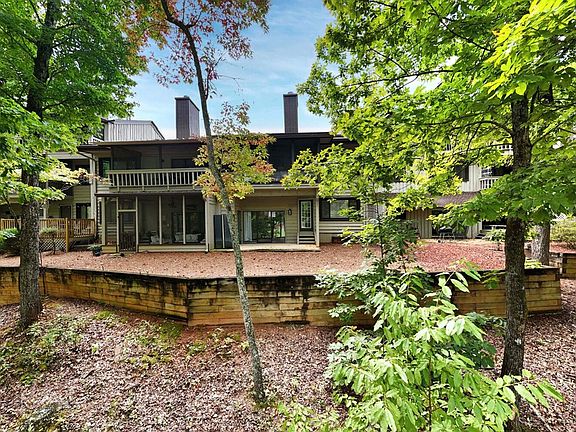 3rd image of 251 Shakespeare Dr Unit 326