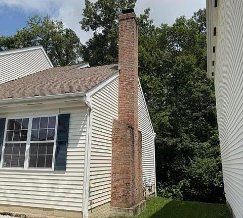 3rd image of 613 Rainbow Dr