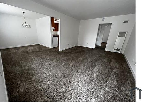 2nd image of 632 W Avenue H12