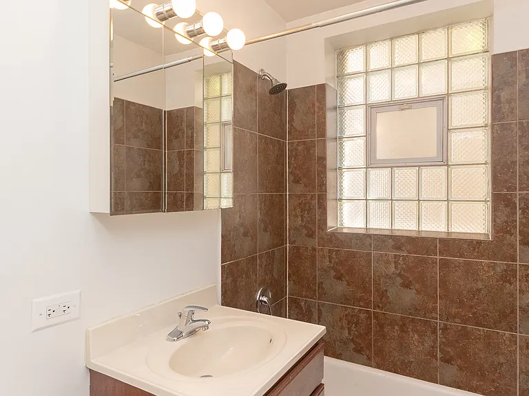 629 W. Deming — Photo 15