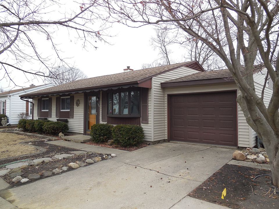 1st image of 740 Hiawatha Dr