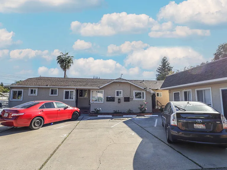 520 Solano St — Photo 2