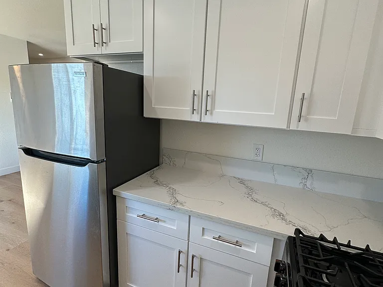 410 Zenith St #3 — Photo 9