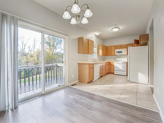 3rd image of 933 Creekwood Ln #933