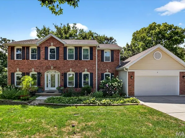 465 Redwood Forest Dr, Ballwin, MO 63021