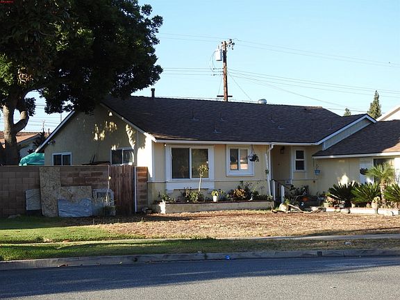 3rd image of 8013 Columbine Cir